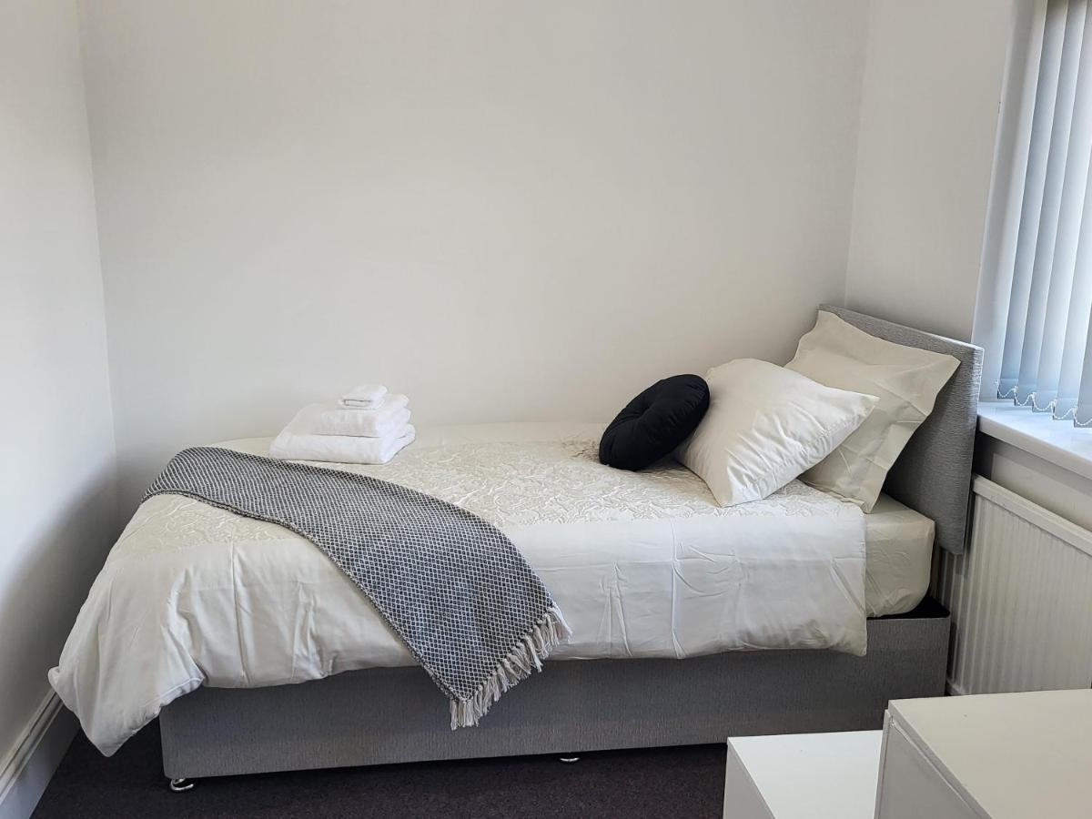Spacious & Cosy Holiday Home In Mánchester Exterior foto