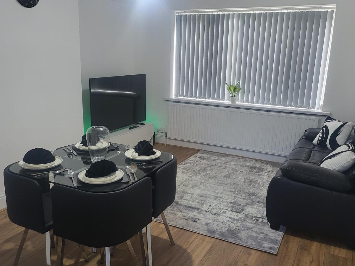 Spacious & Cosy Holiday Home In Mánchester Exterior foto