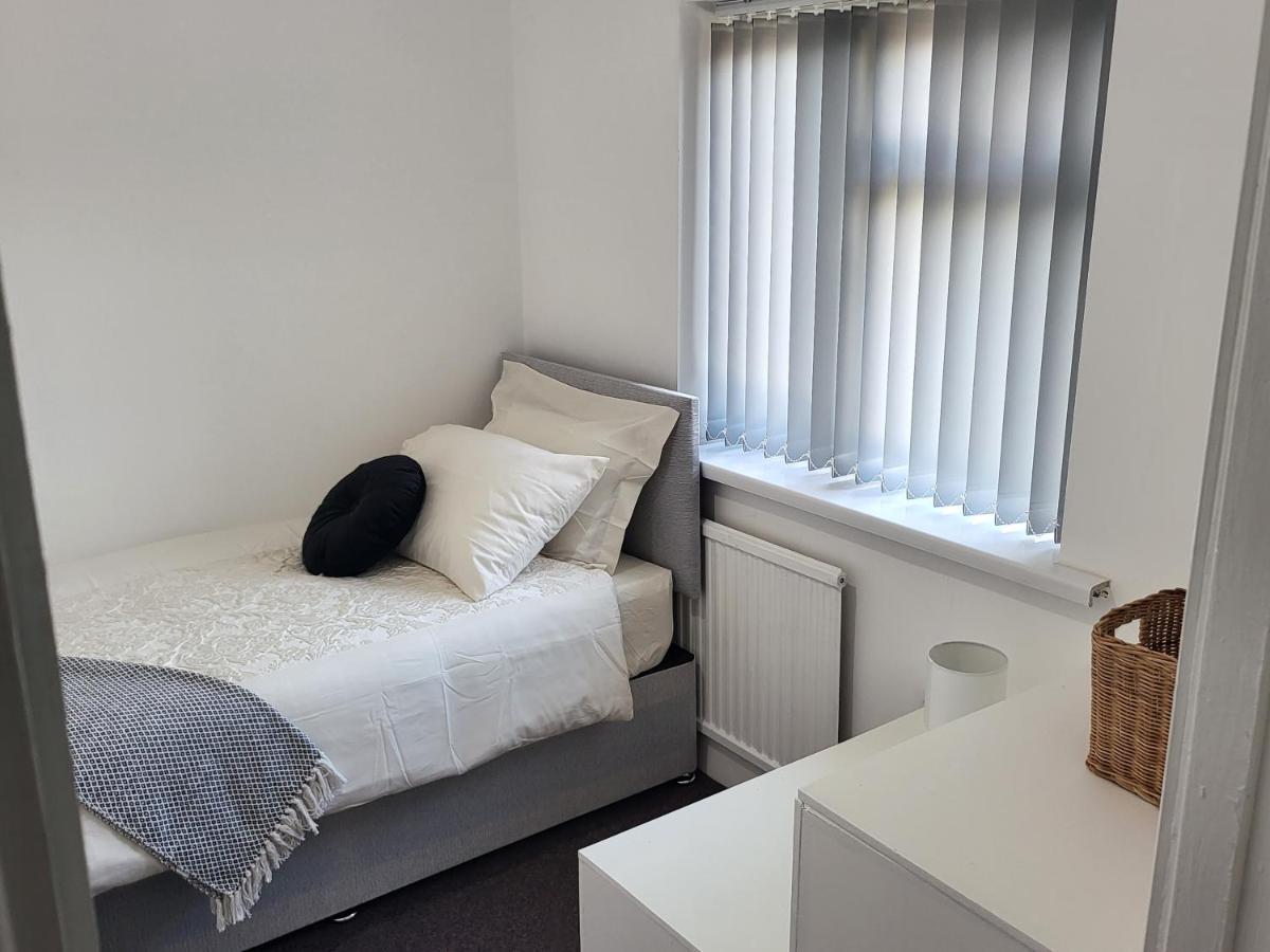 Spacious & Cosy Holiday Home In Mánchester Exterior foto